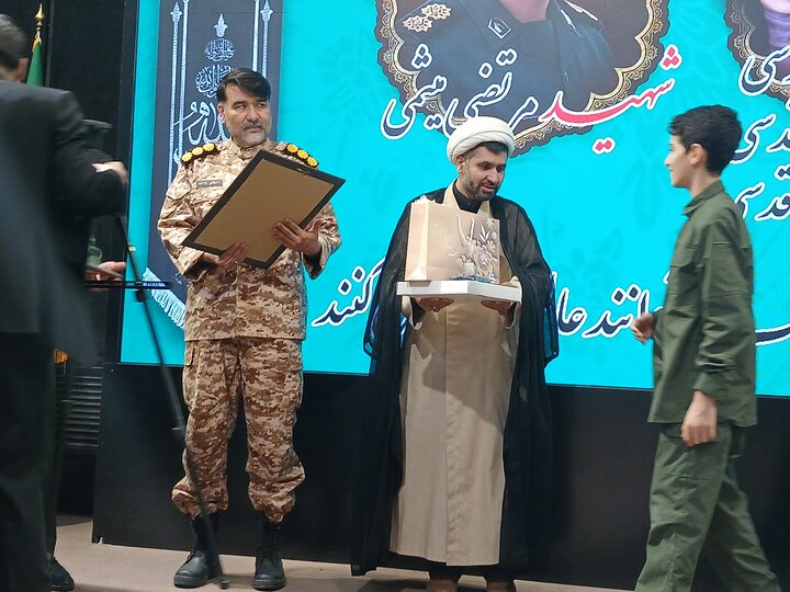 تصاویر/نخستین سالگرد شهدای جنگ تحمیلی ۱۲ روزه در جوار حرم رضوی