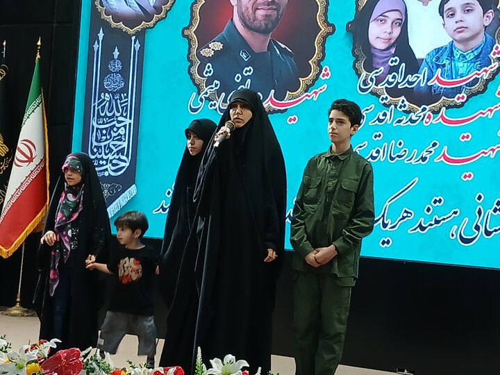 تصاویر/ نخستین سالگرد شهدای جنگ تحمیلی ۱۲ روزه در جوار حرم رضوی