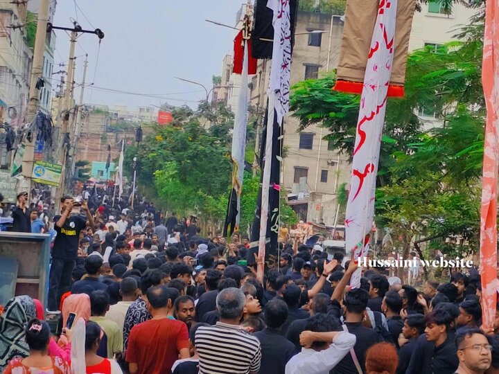 تصاویر/ برگزاری باشکوه دسته عزاداری ماه محرم با حضور پرشور سوگواران میرپور بنگلادش