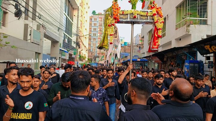 تصاویر/ برگزاری باشکوه دسته عزاداری ماه محرم با حضور پرشور سوگواران میرپور بنگلادش