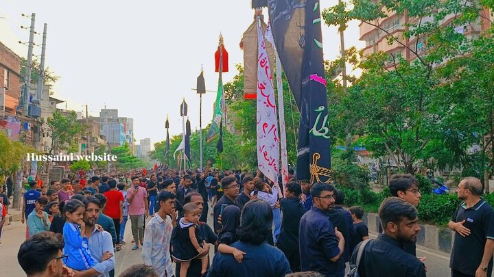 تصاویر/ برگزاری باشکوه دسته عزاداری ماه محرم با حضور پرشور سوگواران میرپور بنگلادش