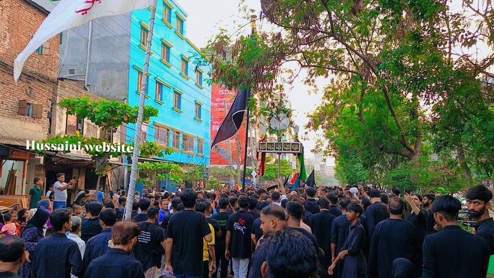 تصاویر/ برگزاری باشکوه دسته عزاداری ماه محرم با حضور پرشور سوگواران میرپور بنگلادش