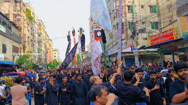 تصاویر/ برگزاری باشکوه دسته عزاداری ماه محرم با حضور پرشور سوگواران میرپور بنگلادش