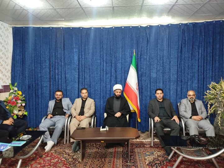 تصاویر/دیدار کارکنان قضای دلفان با امام جمعه شهرستان