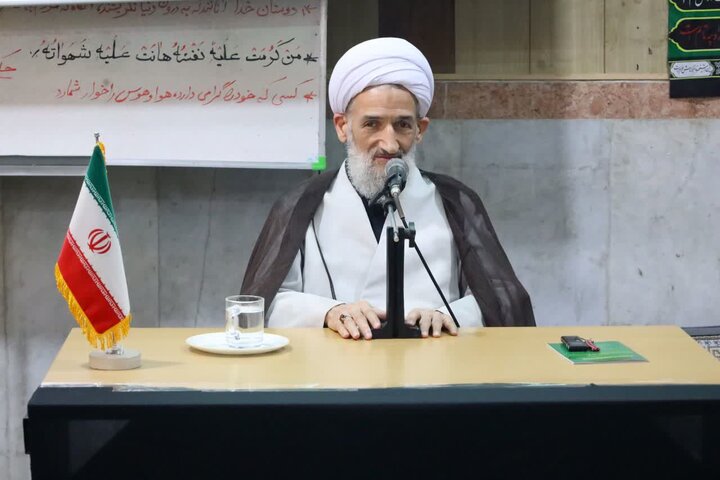 تصاویر/ حضور حجت الاسلام و المسلمین محمدی لائینی در مراسم عزاداری حسینی فرماندهی انتظامی ساری