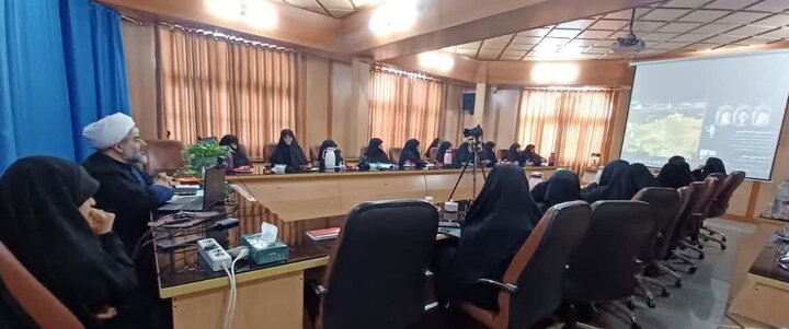 تصاویر/ نشست ویژه مبلغات با حضور شریف تبار مدیر کل تبلیغات اسلامی استان