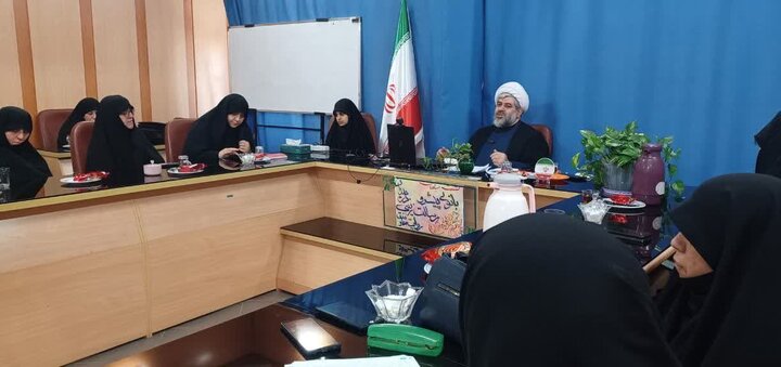 تصاویر/ نشست ویژه مبلغات با حضور شریف تبار مدیر کل تبلیغات اسلامی استان