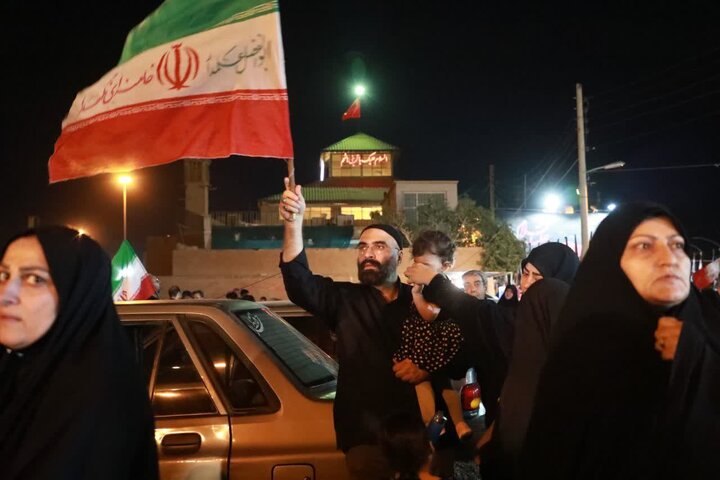 تصاویر/ اجتماع مردمی «شب‌های اقتدار حسینی» همزمان با حضور مردم ولایت‌مدار شهر سمنان