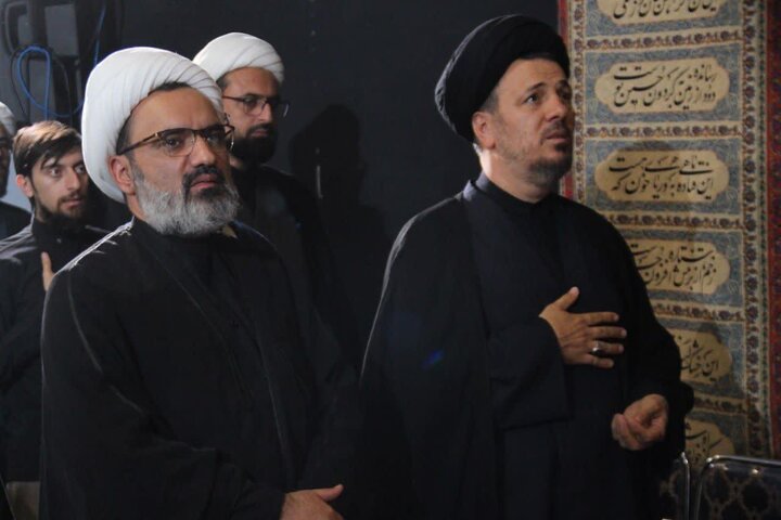 تصاویر / ویژه برنامه «احلی من العسل» ویژه نوجوانان در حرم حضرت علی بن جعفر(ع) قم