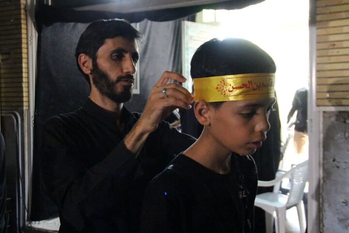 تصاویر / ویژه برنامه «احلی من العسل» ویژه نوجوانان در حرم حضرت علی بن جعفر(ع) قم