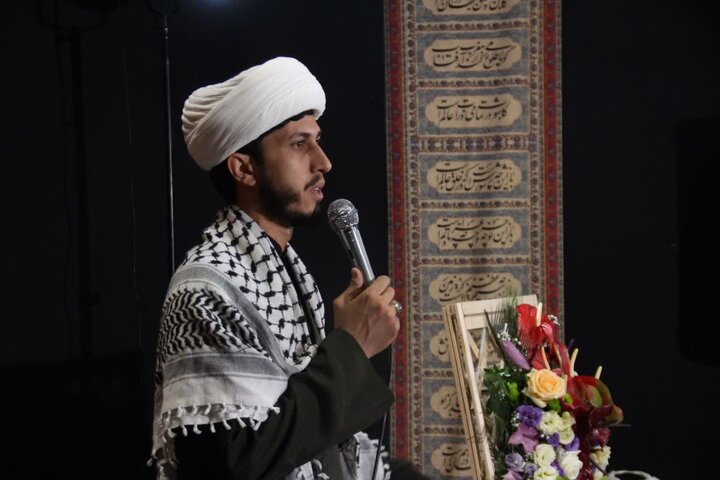 تصاویر / ویژه برنامه «احلی من العسل» ویژه نوجوانان در حرم حضرت علی بن جعفر(ع) قم