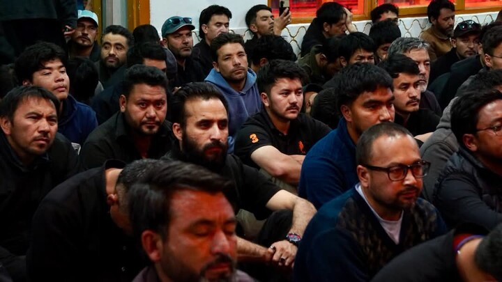 تصاویر/ گوشه‌ای از مراسم عزاداری ششم محرم حسینی در مسجد جامع کارگل هند
