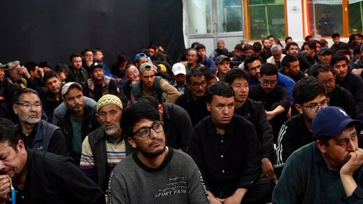 تصاویر/ گوشه‌ای از مراسم عزاداری ششم محرم حسینی در مسجد جامع کارگل هند