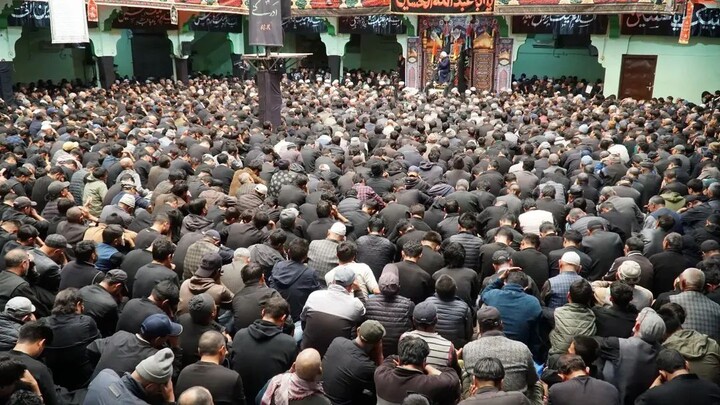 تصاویر/ جلوه‌هایی از مجلس عزای پنجم محرم‌الحرام در جامعهٔ علمای اثنا عشریهٔ کارگل هند