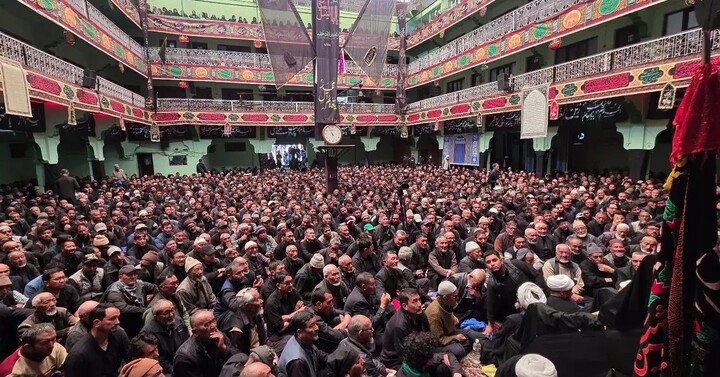 تصاویر/ جلوه‌هایی از مجلس عزای پنجم محرم‌الحرام در جامعهٔ علمای اثنا عشریهٔ کارگل هند