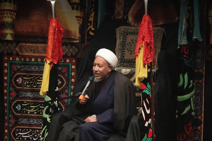 تصاویر/ جلوه‌هایی از مجلس عزای پنجم محرم‌الحرام در جامعهٔ علمای اثنا عشریهٔ کارگل هند