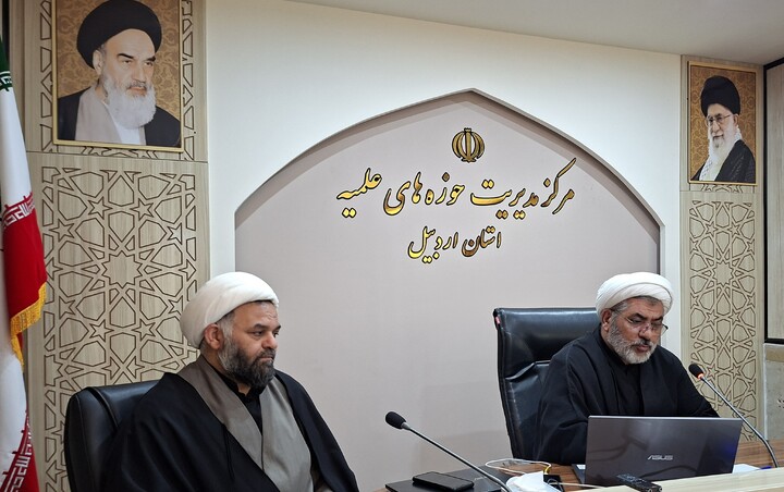 تصاویر/ جلسه تبیینی اساتید حوزه علمیه اردبیل