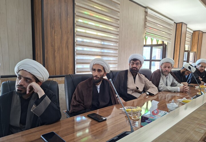 تصاویر/ جلسه تبیینی اساتید حوزه علمیه اردبیل