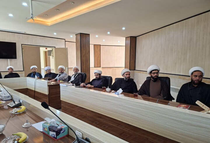 تصاویر/ جلسه تبیینی اساتید حوزه علمیه اردبیل