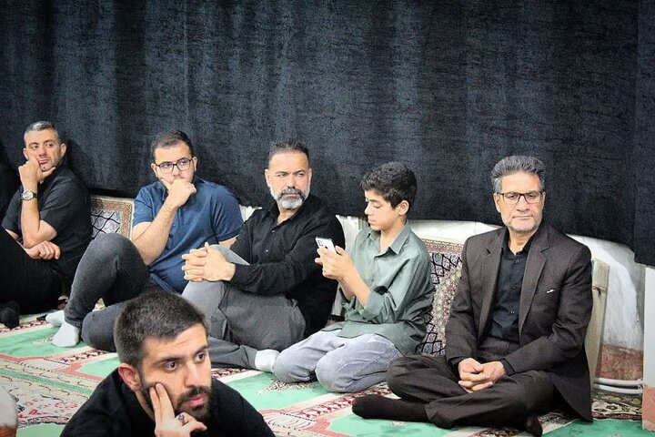 تصاویر/ برگزاری مراسم عزاداری شهادت امام حسین در مدرسه علمیه صاحب‌الزمان ایلام