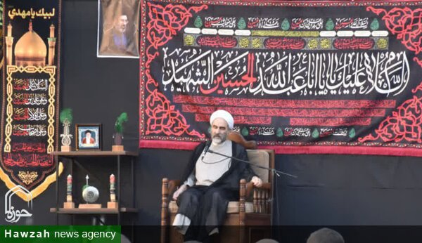محور انسجام ملی و استمرار مسیر انقلاب، رهبری و نظام امامت است