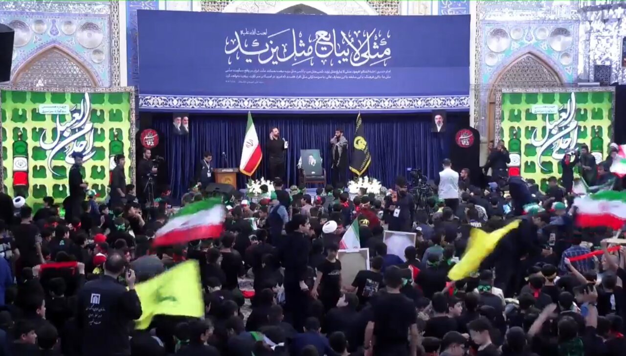 تصاویر/مراسم  احلی من العسل در حرم رضوی