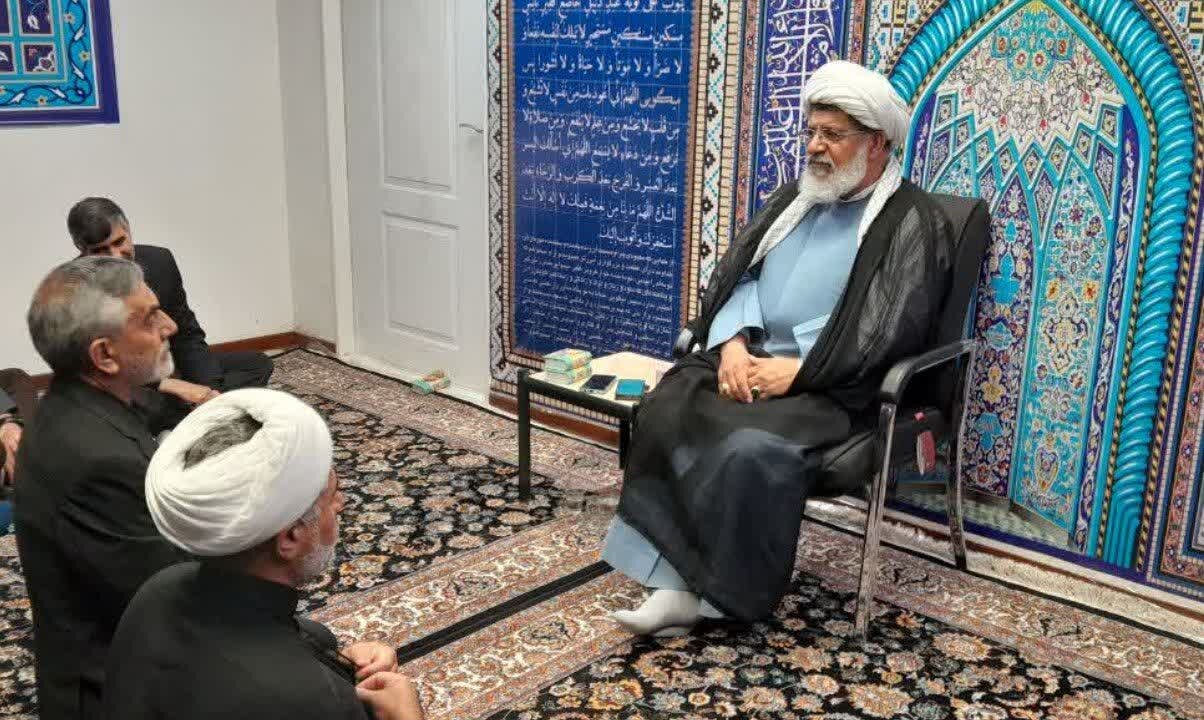شناخت دشمن و پایبندی به امامت کلید عبور از بحران‌ها است