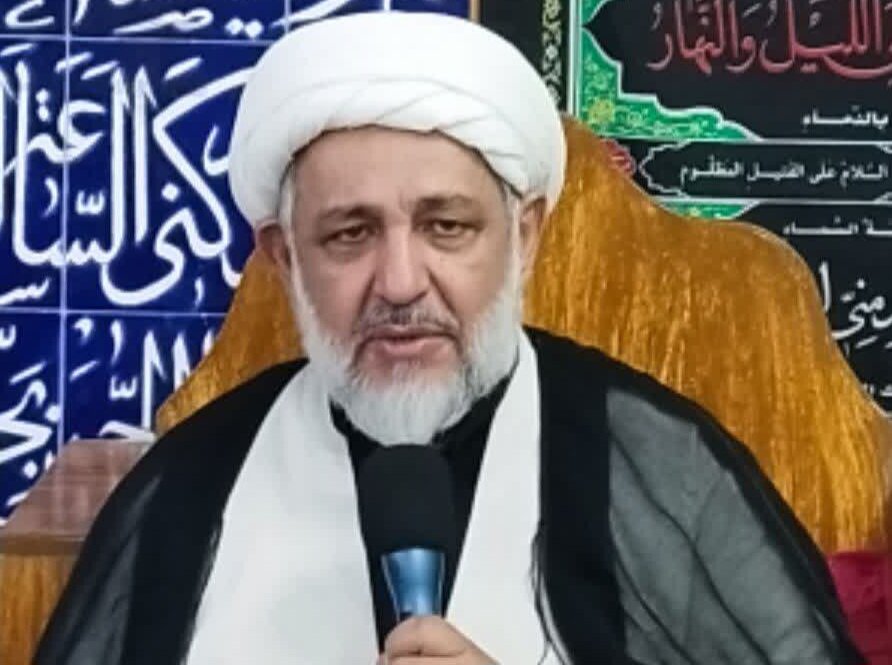 انقلاب اسلامی به برکت خون شهدا و امام شهید استوار مانده است
