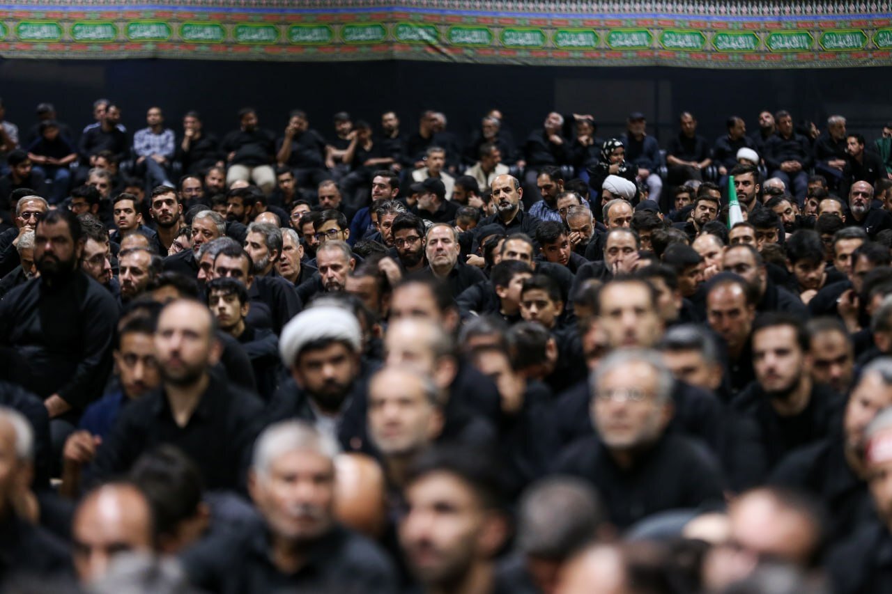 انطلاقُ مجالس عاشوراء بجوارِ الروضة الملكوتية للقائد الشهيد الإمام الخامنئي + صور