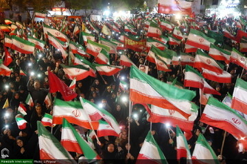 طلاب جهادی در میدانِ نبردِ وجودی با استکبار چه نقشی ایفا می کنند؟ / چرا دشمن خالی کردن خیابان را هدف قرار داده است
