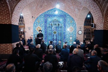تصاویر/ مراسم سخنرانی هفتم محرم ۱۴۰۵ توسط امام جمعه اردبیل