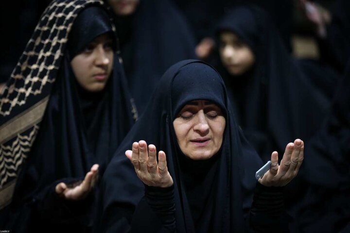تصاویر/ اولین شب مراسم عزاداری ماه محرم در جوار محل عروج ملکوتی قائد شهید انقلاب