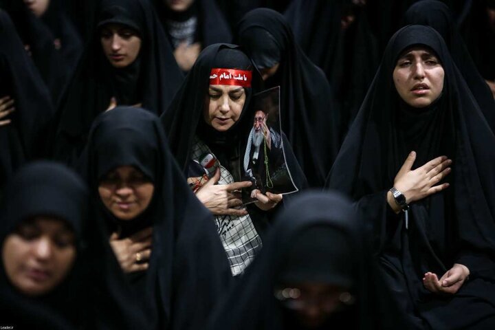 تصاویر/ اولین شب مراسم عزاداری ماه محرم در جوار محل عروج ملکوتی قائد شهید انقلاب