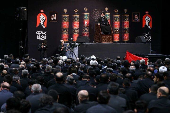 تصاویر/ اولین شب مراسم عزاداری ماه محرم در جوار محل عروج ملکوتی قائد شهید انقلاب