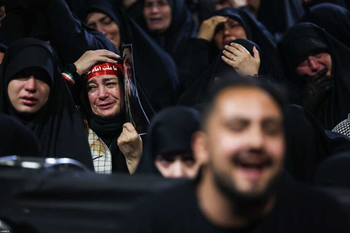 تصاویر/ اولین شب مراسم عزاداری ماه محرم در جوار محل عروج ملکوتی قائد شهید انقلاب