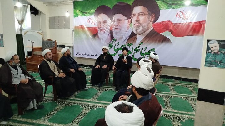 نشست روحانیون تویسرکان پیرامون جذب و پذیرش حوزه های علمیه
