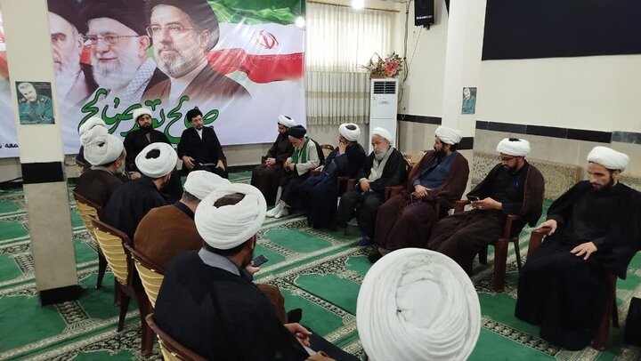 نشست روحانیون تویسرکان پیرامون جذب و پذیرش حوزه های علمیه
