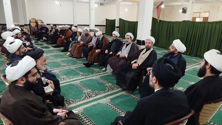 نشست روحانیون تویسرکان پیرامون جذب و پذیرش حوزه های علمیه
