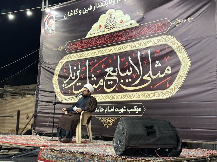 تصاویر/ شب هفتم محرم و صد و دوازدهمین شب حضور مردم در خیابان‌ها - هیئت مبارک حسینی فین بزرگ کاشان