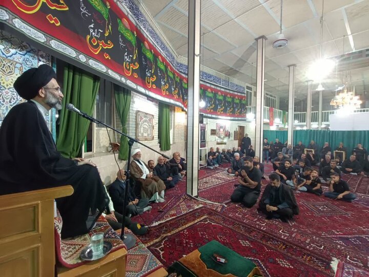 حضور نماینده ولی فقیه درکاشان در اجتماع شبانه و عزاداران شهرهای جوشقان، کامو و چوگان