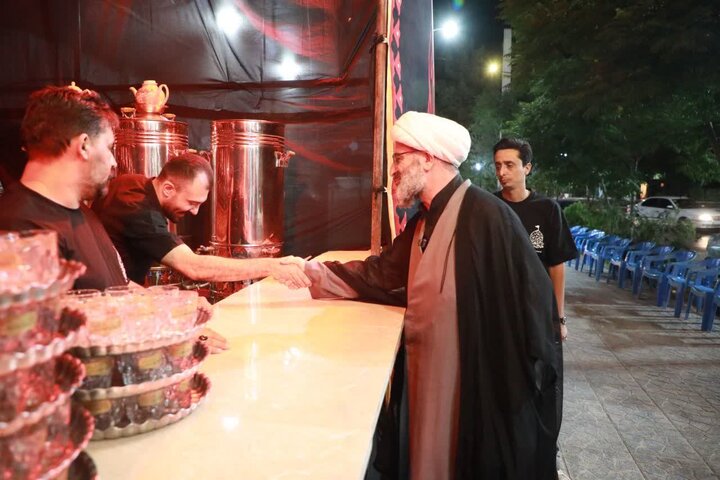 تصاویر/ حضور نماینده رهبر معظم انقلاب در استان در مواکب «مکتب العباس(ع)» و «حضرت عشق» شهر سمنان