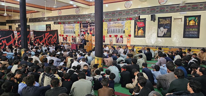 تصاویر/ برگزاری آیین گرامی‌داشت روز جهانی حضرت علی‌اصغر(ع) با راهپیمایی و مجلس عزاداری در پاراچنار