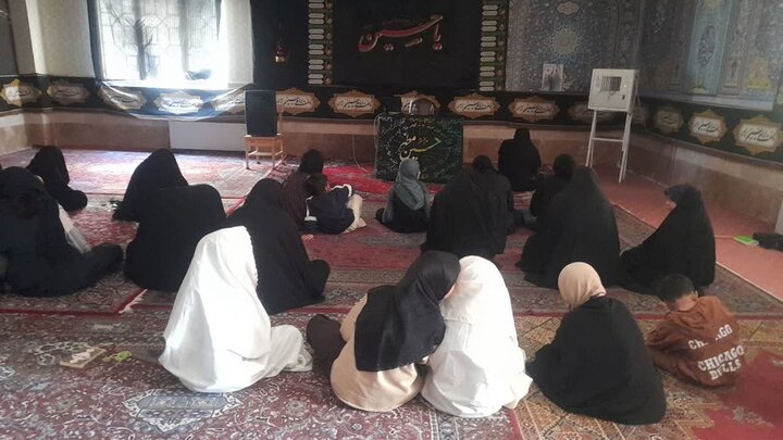 تصاویر/مراسم عزاداری دهه محرم در مدارس علمیه خواهران لرستان
