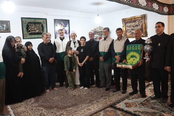 تصاویر/ دیدار نماینده ولی فقیه در مازندران با خانواده شهید جنگ رمضان