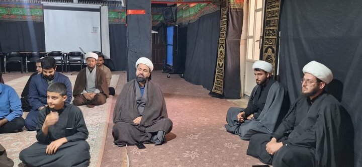تصاویر/تجلیل از اساتید و طلاب ممتاز مدرسه امیرالمؤمنین(ع) شهرستان ایوان