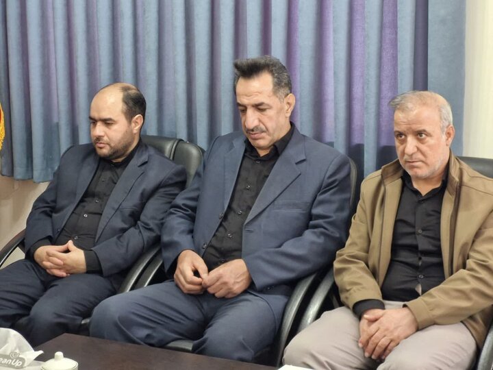 تصاویر/ دیدار کارکنان دادگستری شهرستان خلخال با امام جمعه خلخال به مناسبت هفته قوه قضاییه