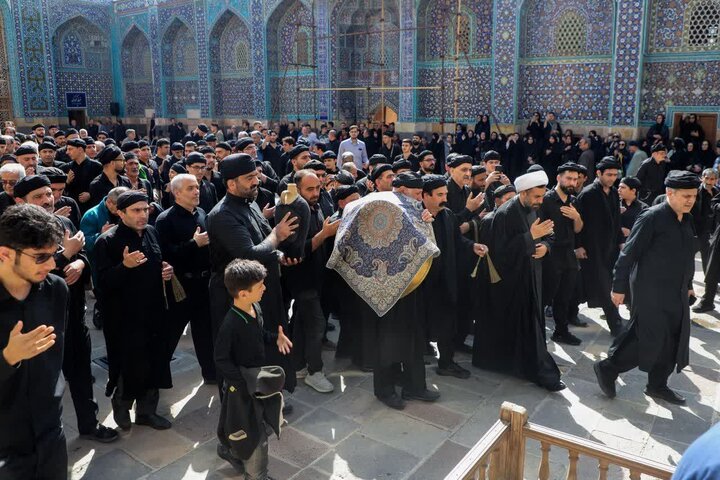تصاویر/ عزاداری مردم اردبیل در بقعه تاریخی شیخ صفی الدین اردبیل