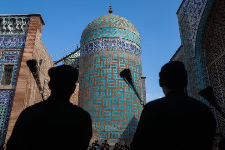 تصاویر/ عزاداری مردم اردبیل در بقعه تاریخی شیخ صفی الدین اردبیل