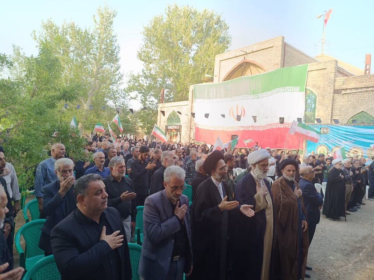 مراسم بزرگداشت شهید هسته‌ای در روستای ارمک کاشان برگزار شد+ عکس
