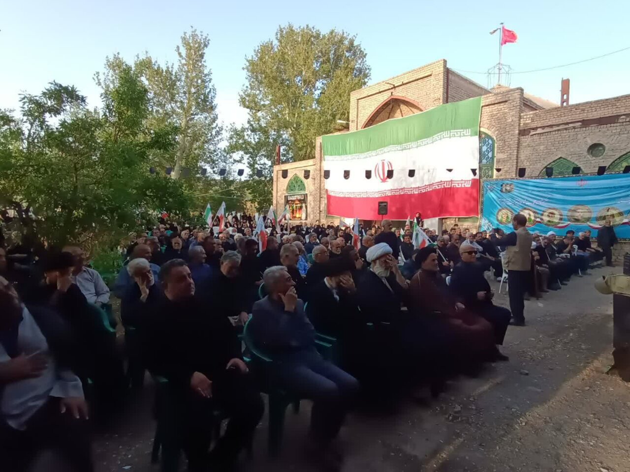 مراسم بزرگداشت شهید هستهای در روستای ارمک کاشان برگزار شد+ تصاویر
